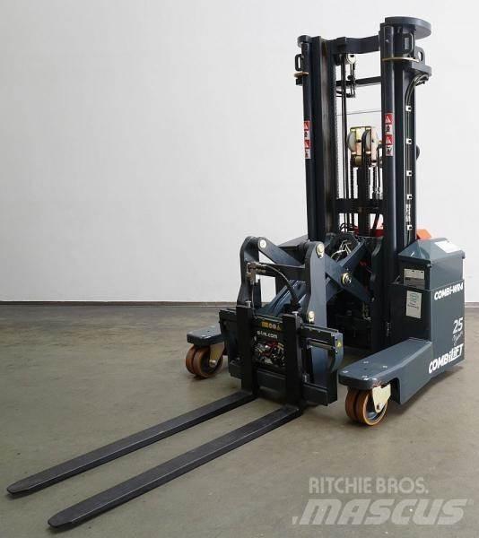 Combilift WR4 Tolóoszlopos négyutas targonca