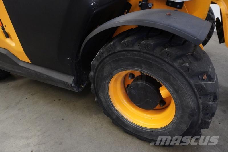 JCB 525-60 Teleszkópos rakodók