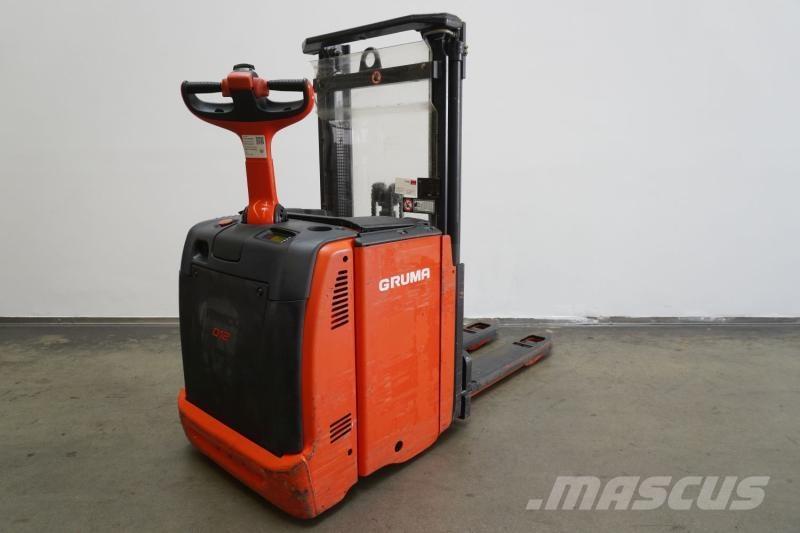 Linde D 12 133 Elektromos gyalogkíséretű targoncák