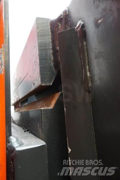 Linde T 30 131 Alacsony emelőkocsi