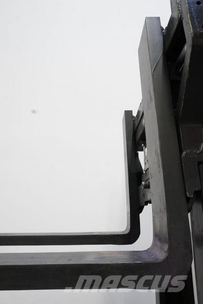 OM Xi 14 Tolóoszlopos targonca