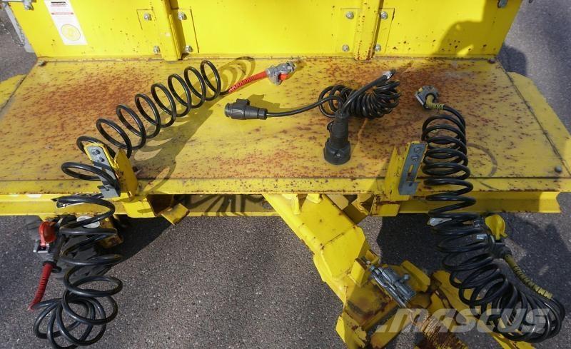 Pefra 4000 Platós / Ponyvás pótkocsik