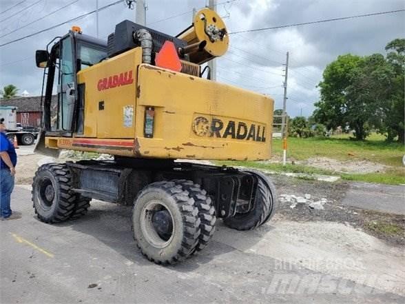Gradall XL3300 V Gumikerekes kotrók