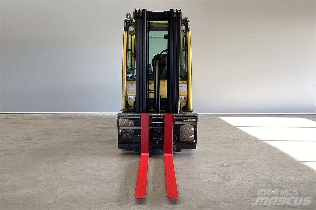 Hyster J3.50XN Elektromos targoncák
