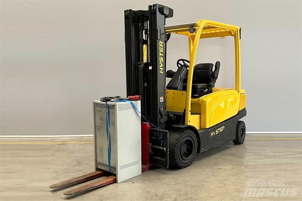 Hyster J3.5XN Elektromos targoncák