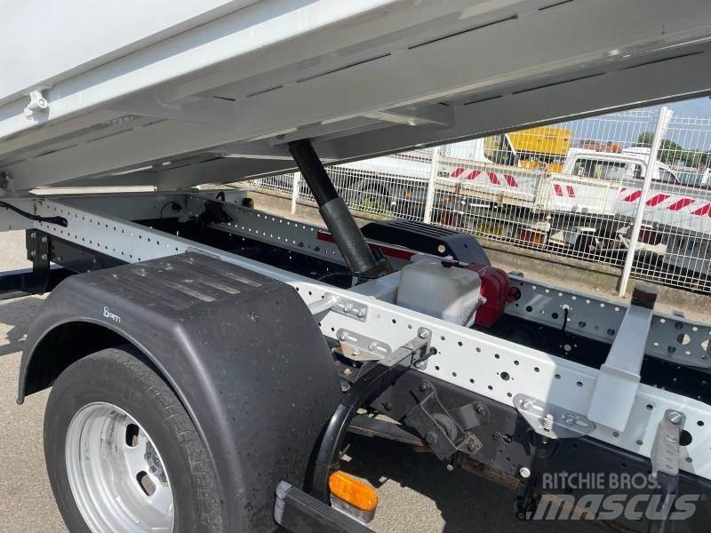Iveco Daily Kis teherszállító/Platós kocsi