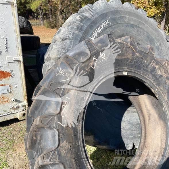 BKT 480/70R34 Építőipar - Egyebek
