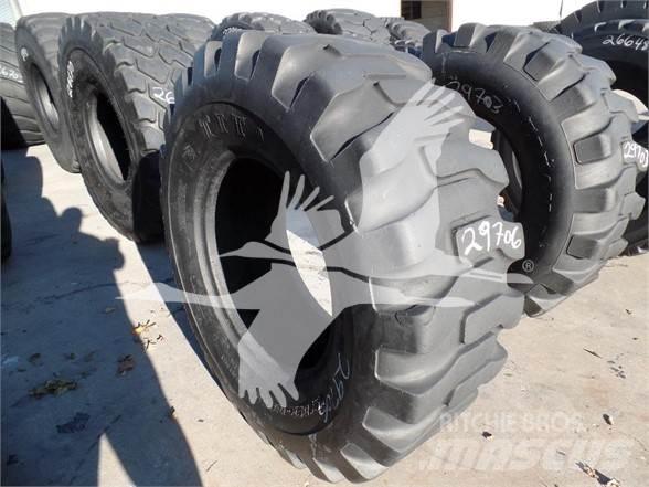 Titan 17.5x25 Gumiabroncsok, kerekek és felnik
