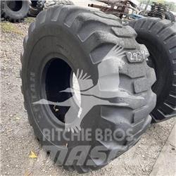 Titan 23.5x25 Gumiabroncsok, kerekek és felnik