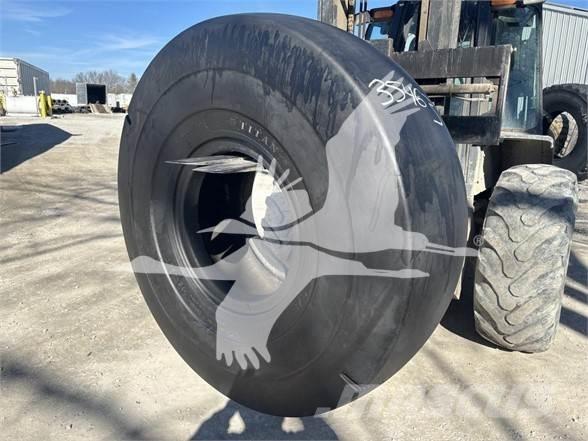 Titan 23.5x25 Gumiabroncsok, kerekek és felnik