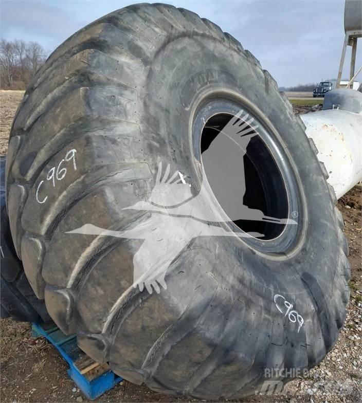 Titan 29.5x25 Gumiabroncsok, kerekek és felnik