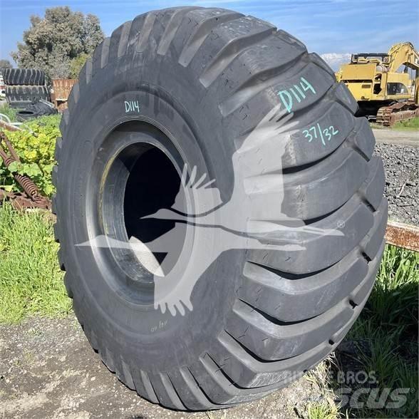 Titan 29.5x25 Gumiabroncsok, kerekek és felnik