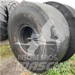 Toyo 26.5X25 Gumiabroncsok, kerekek és felnik