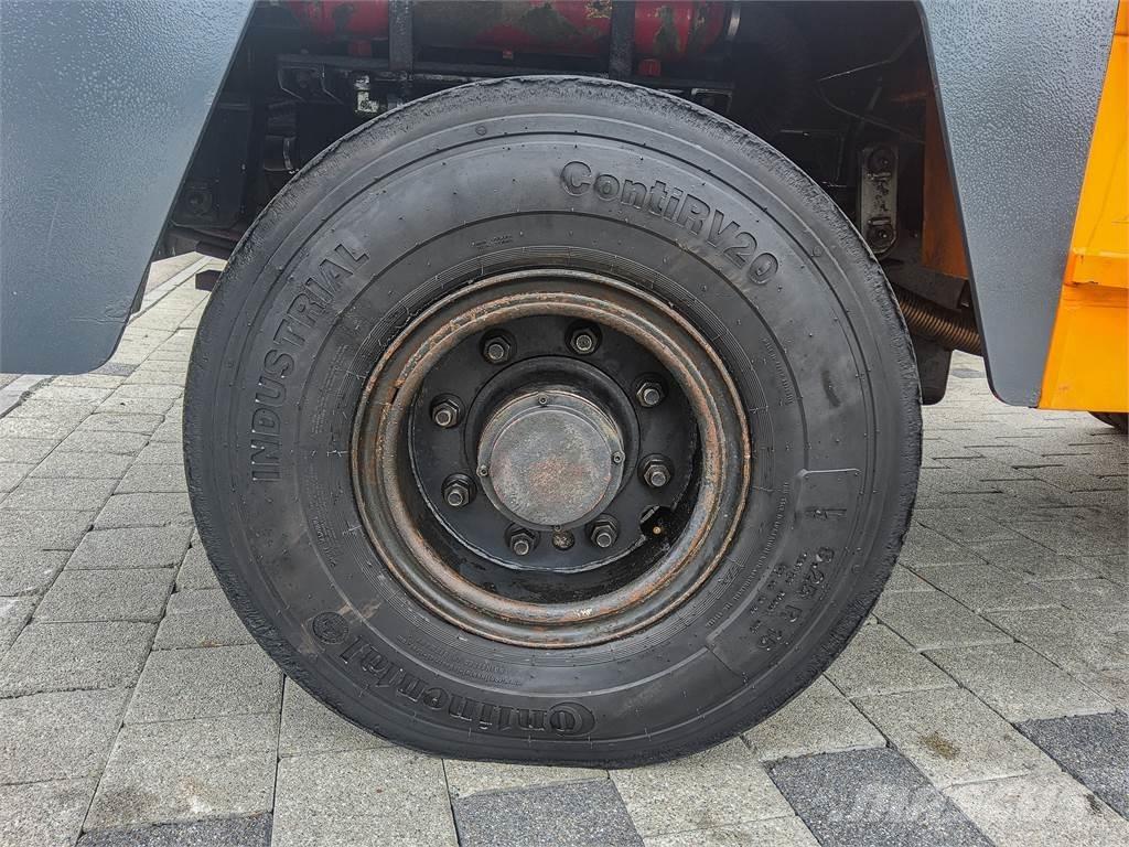  ATA 8500 4x4 Vontatótargonca