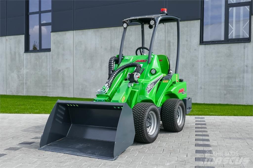 Avant M 423 Mini kotrók < 7t
