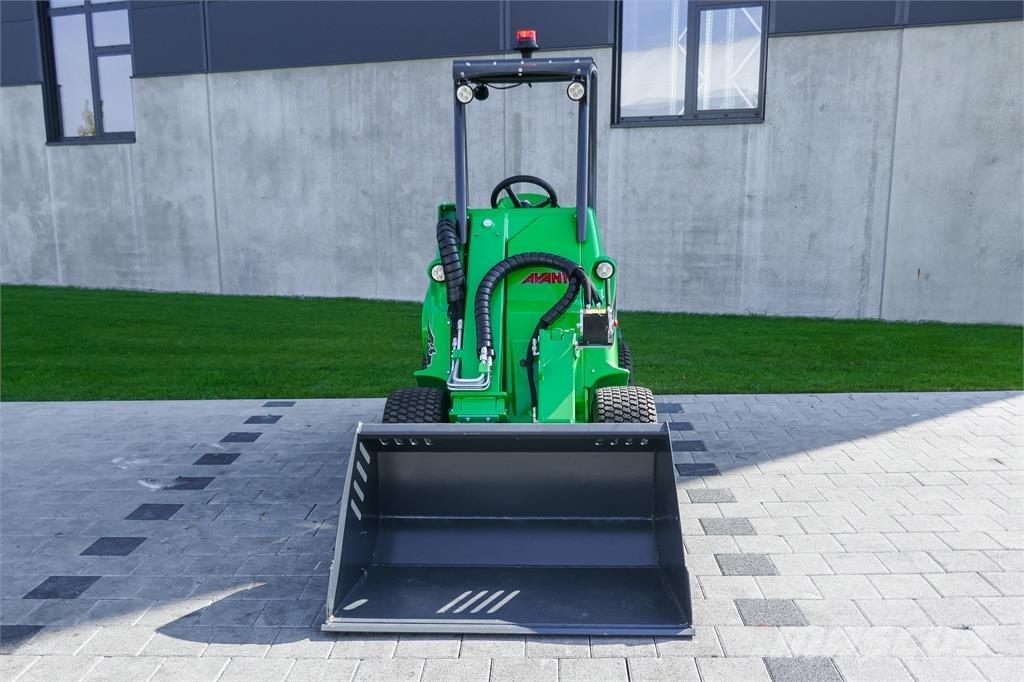 Avant M 423 Mini kotrók < 7t