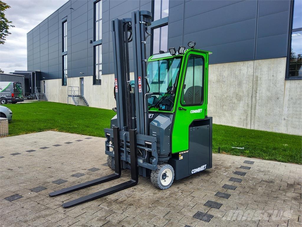 Combilift CBE 3000 Tolóoszlopos négyutas targonca