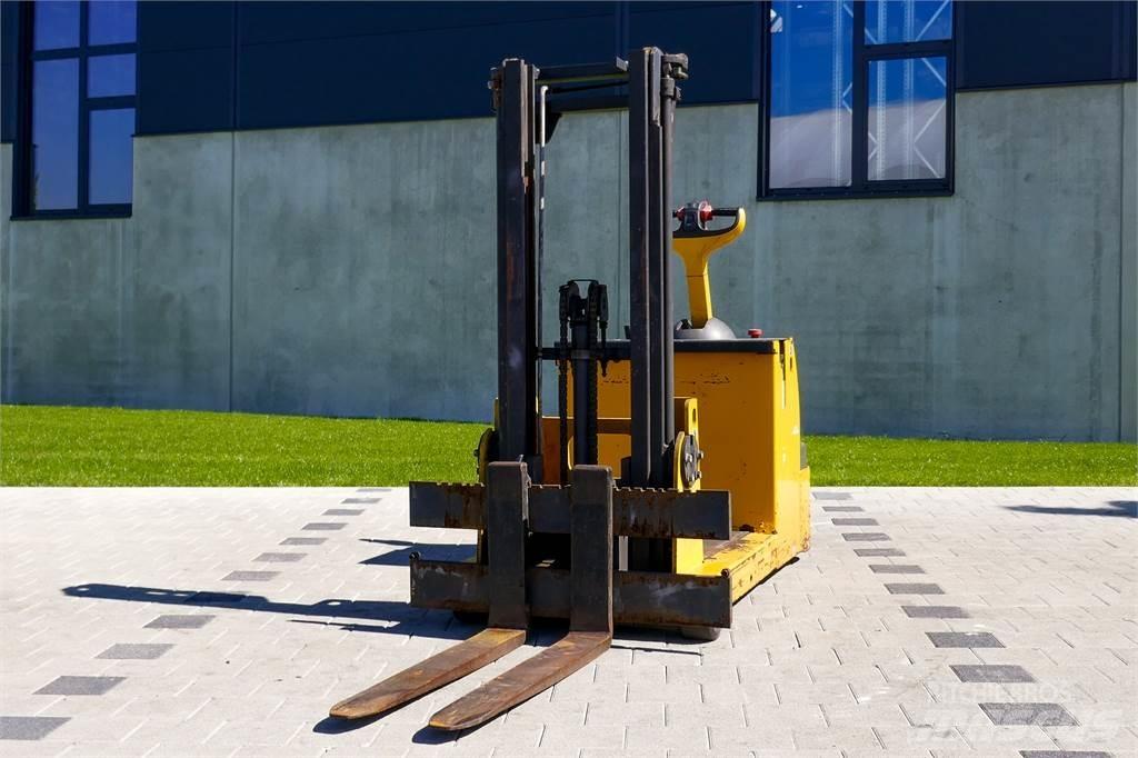 Linde L12 Gyalogkíséretű targonca