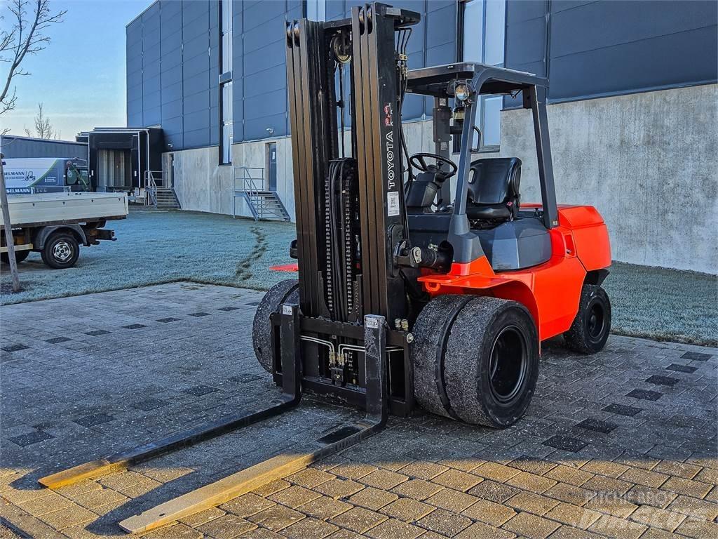 Toyota 7 FDU 45 Dízel targoncák