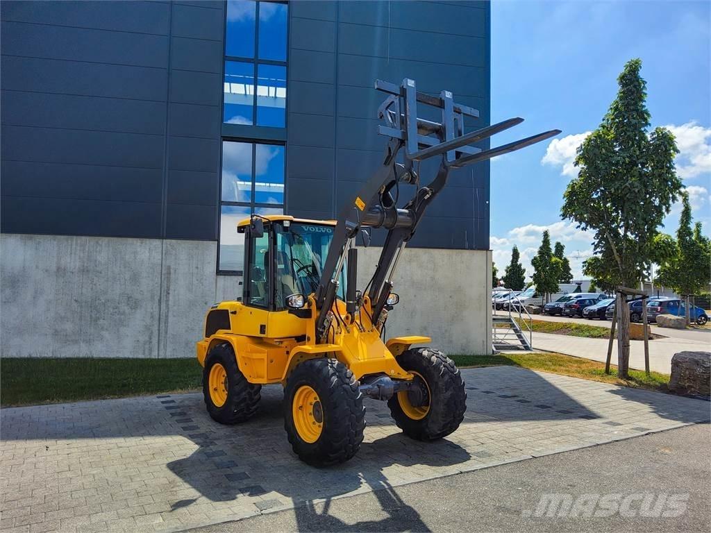 Volvo L 30G Mini kotrók < 7t