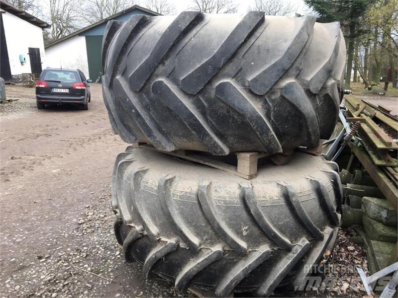  - - -  30.5  x  32 Gumiabroncsok, kerekek és felnik