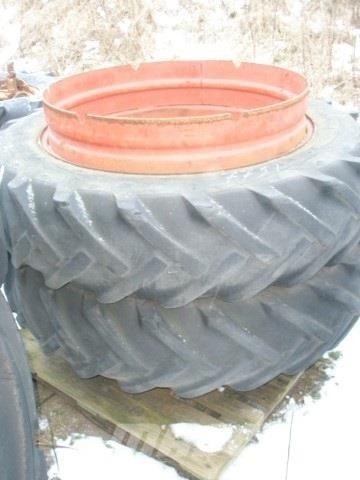  - - - 7751 SCHAAD Gumiabroncsok, kerekek és felnik