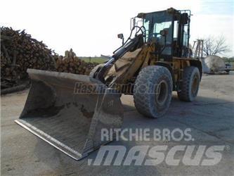 CAT 930 G Gumikerekes homlokrakodók