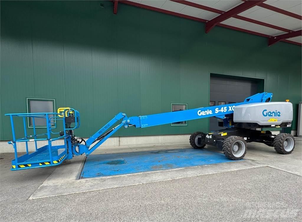 Genie S-45 XC Karos emelők