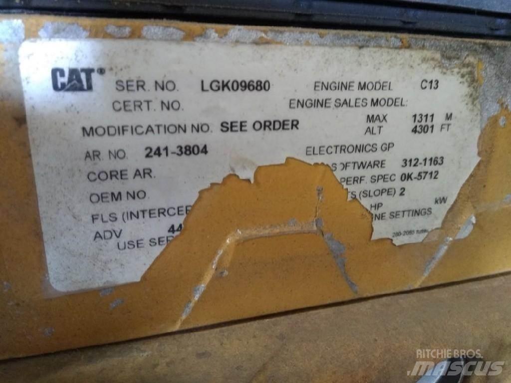 CAT C-13 Motorok