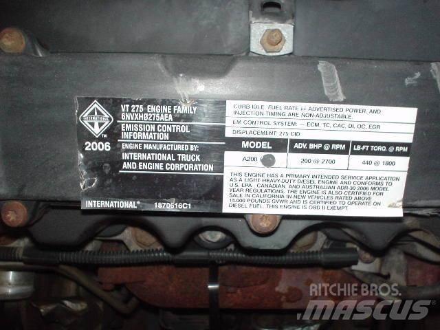 International VT275 Motorok