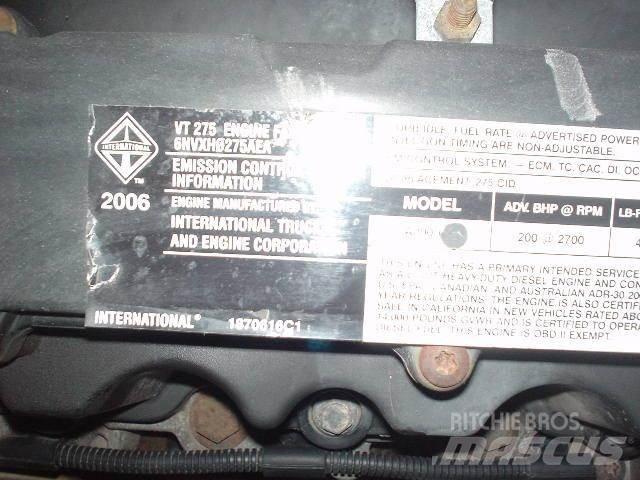 International VT275 Motorok