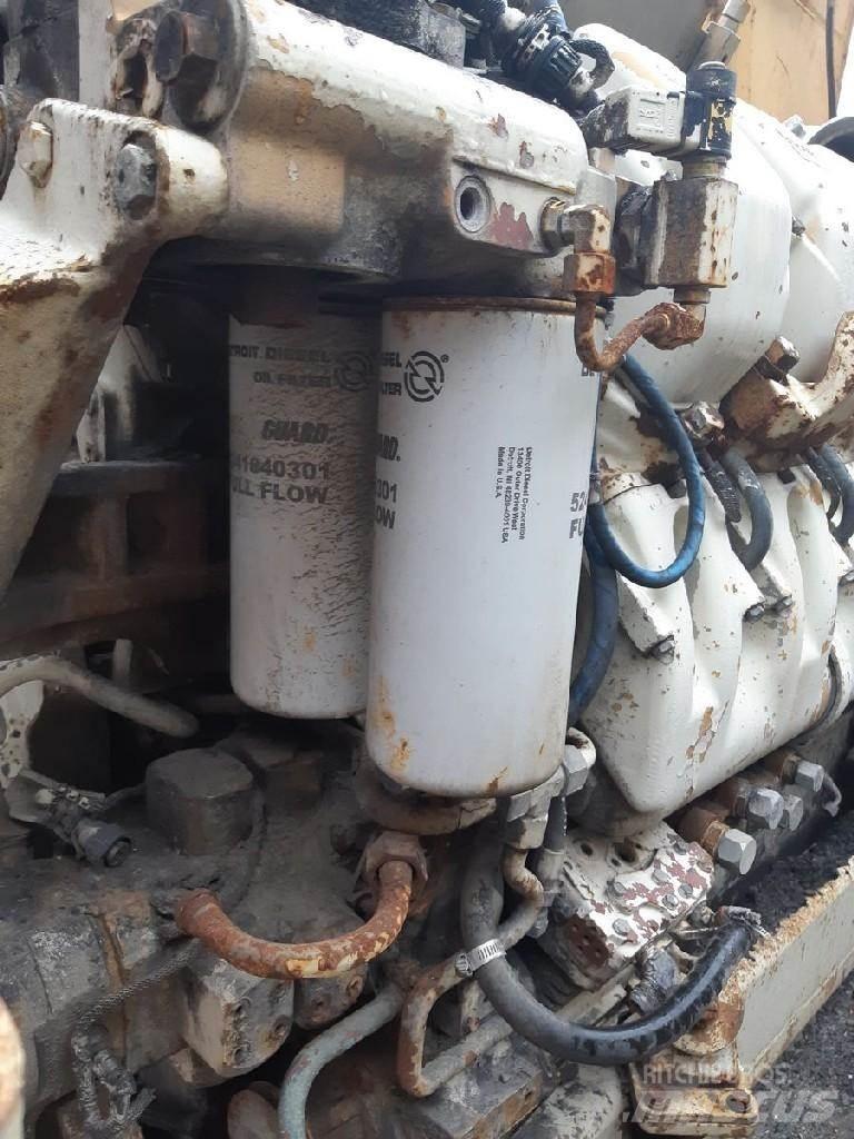 Komatsu 930E Motorok
