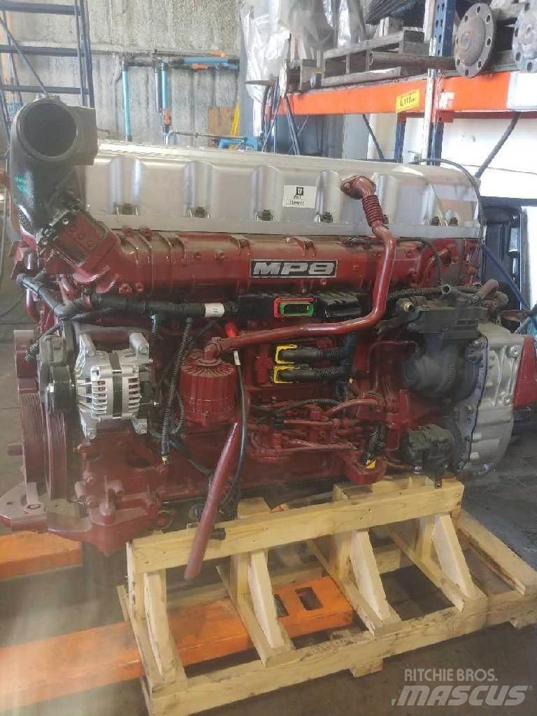 Mack MP8 Motorok