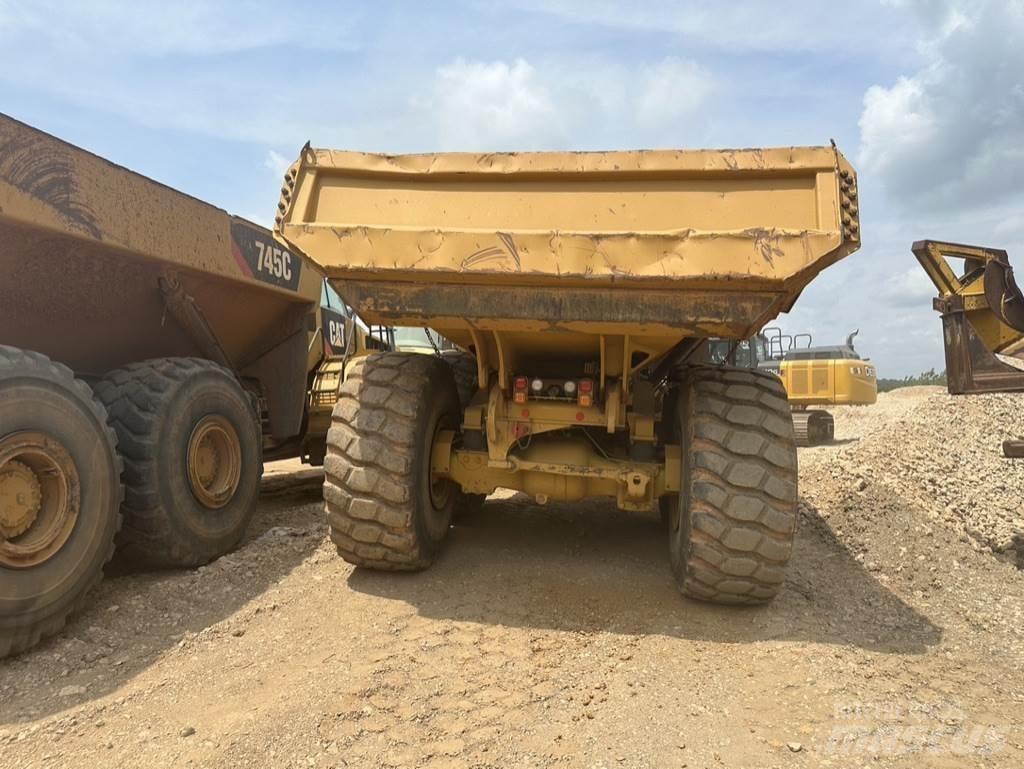 CAT 745 Csuklósdömperek
