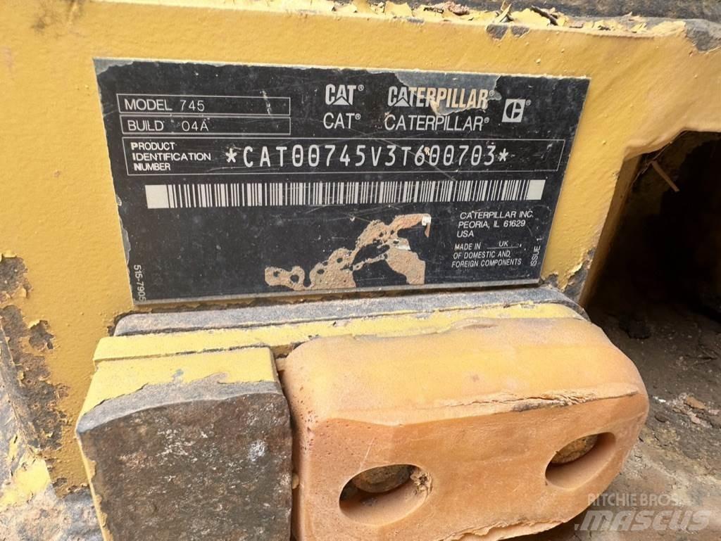 CAT 745 Csuklósdömperek