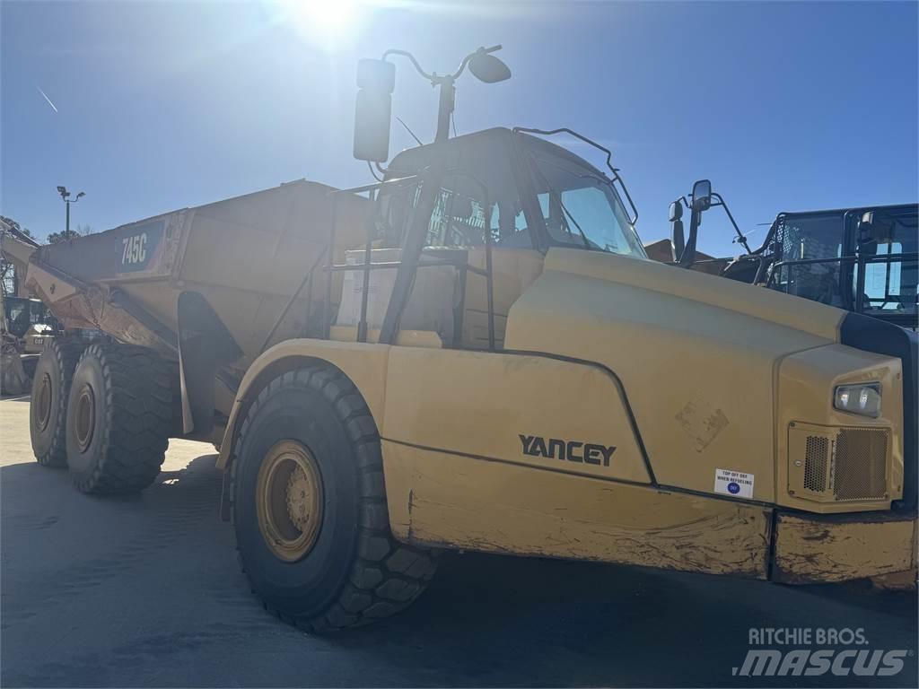 CAT 745 Csuklósdömperek