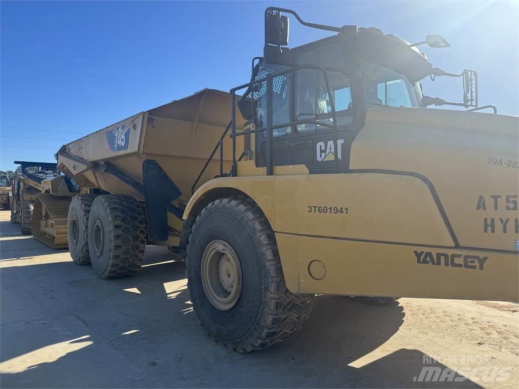 CAT 745 Csuklósdömperek