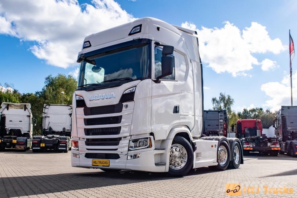 Scania S590 A6x2/4NB Nyergesvontatók