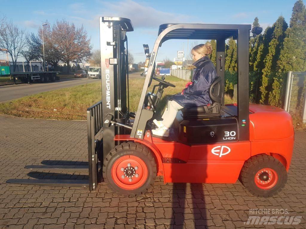 EP EFL302 Elektromos targoncák
