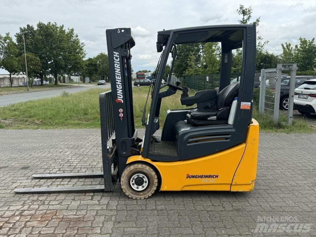 Jungheinrich EFG213 Elektromos targoncák