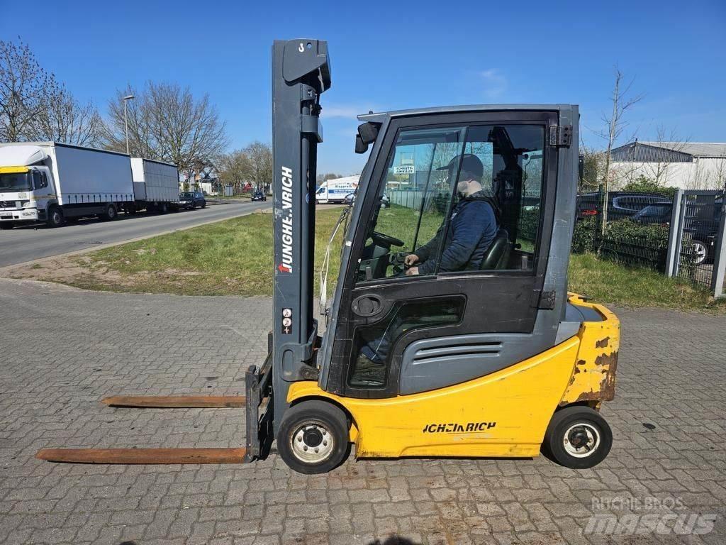 Jungheinrich EFG320 Elektromos targoncák