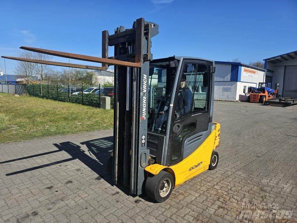 Jungheinrich EFG320 Elektromos targoncák
