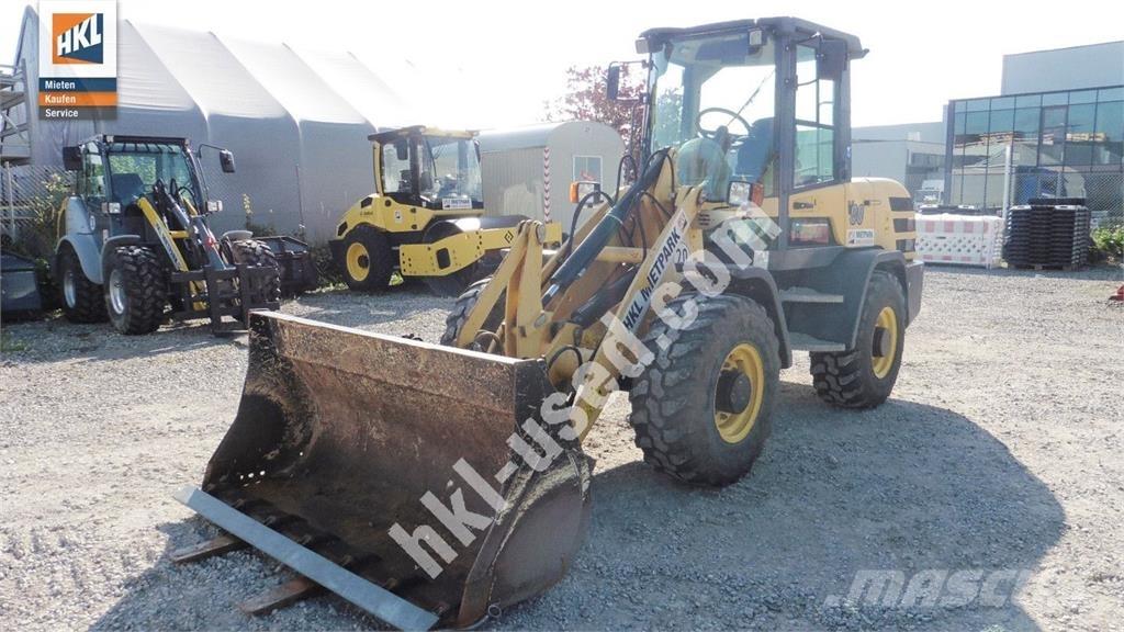 Yanmar V 80 Gumikerekes homlokrakodók