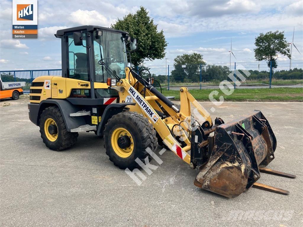 Yanmar V 80 Gumikerekes homlokrakodók