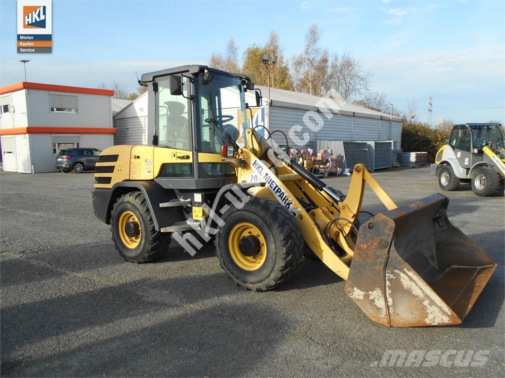 Yanmar V 80 Gumikerekes homlokrakodók