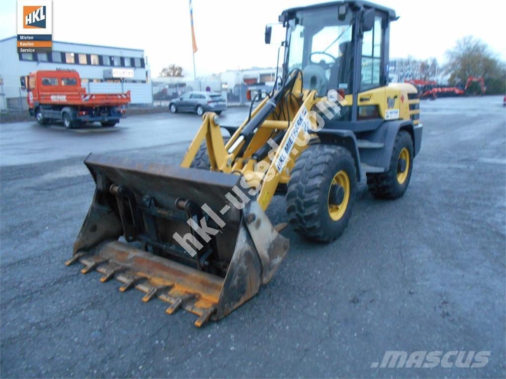 Yanmar V 80 Gumikerekes homlokrakodók