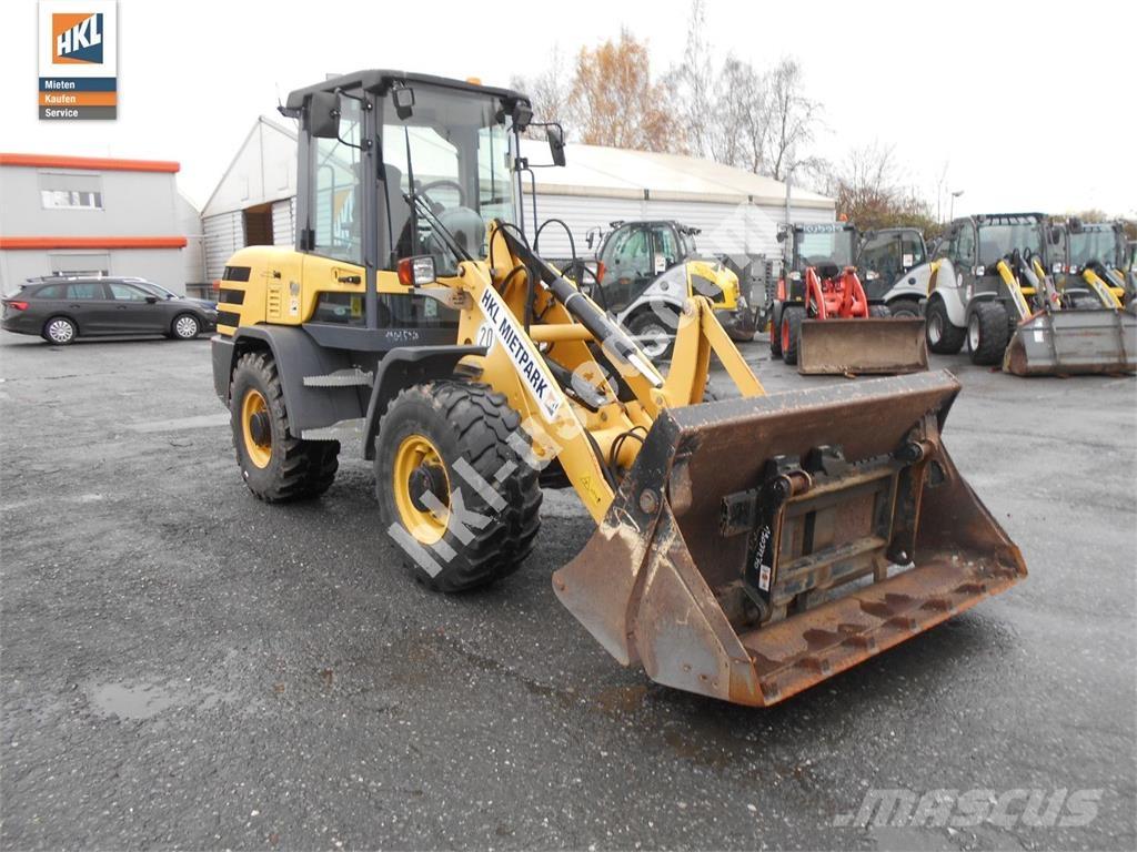 Yanmar V 80 Gumikerekes homlokrakodók