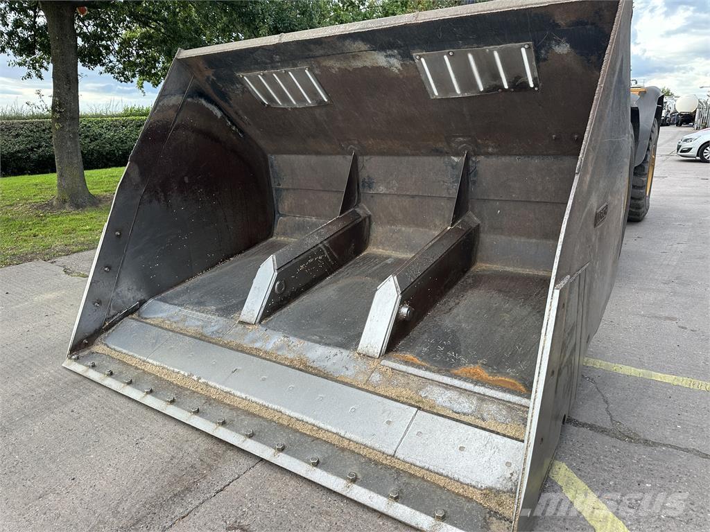  Ulrich Hitip bucket Homlokrakodók és kotrók