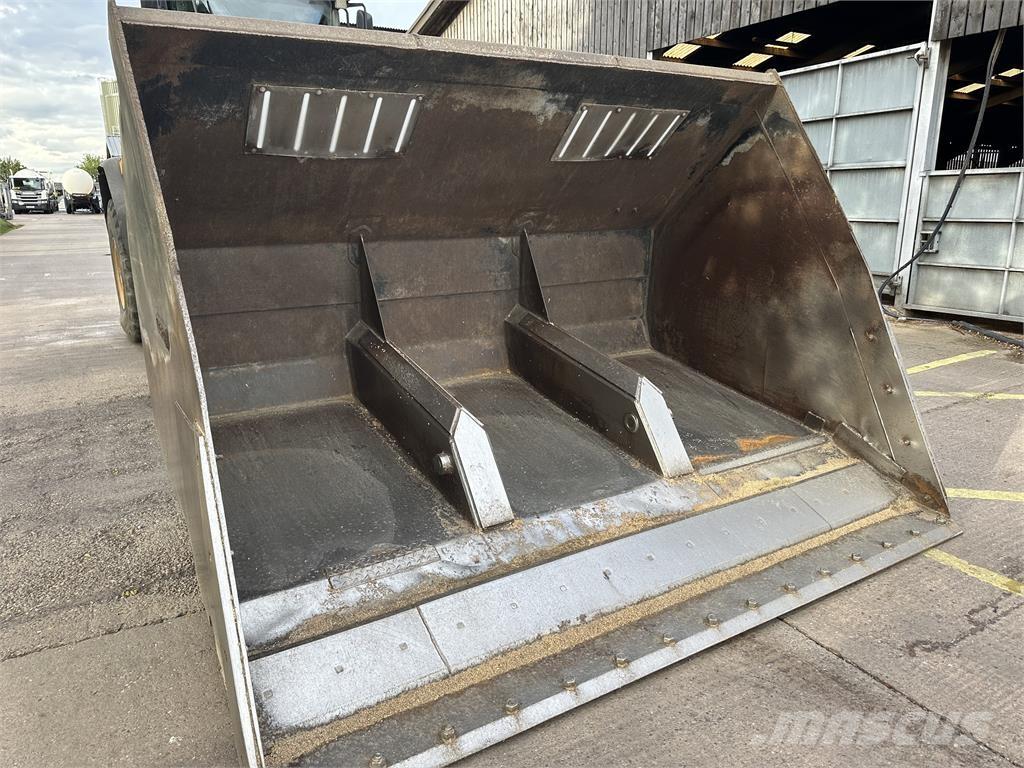  Ulrich Hitip bucket Homlokrakodók és kotrók