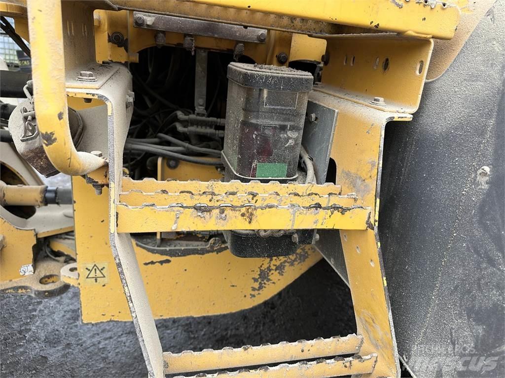 Volvo L110F Gumikerekes homlokrakodók